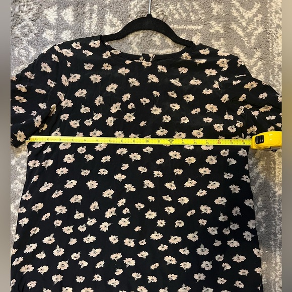 Madewell 100% silk Floral Black and White Women's Top size S (F119) - Picture 8 of 9